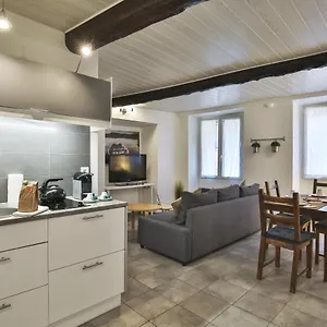 Jolie 2 Pièces Quartier Bonaparte/ Clim Appartement