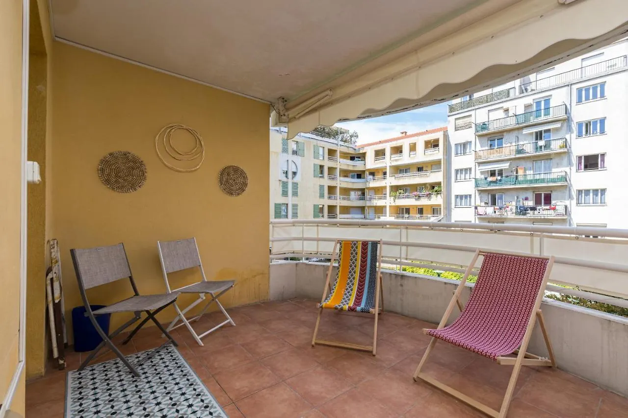 Apartment Large 2 Bdr At Nice Port