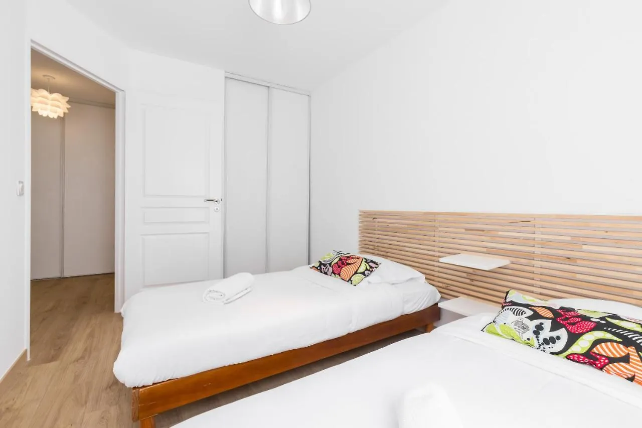 Apartment Large 2 Bdr At Nice Port