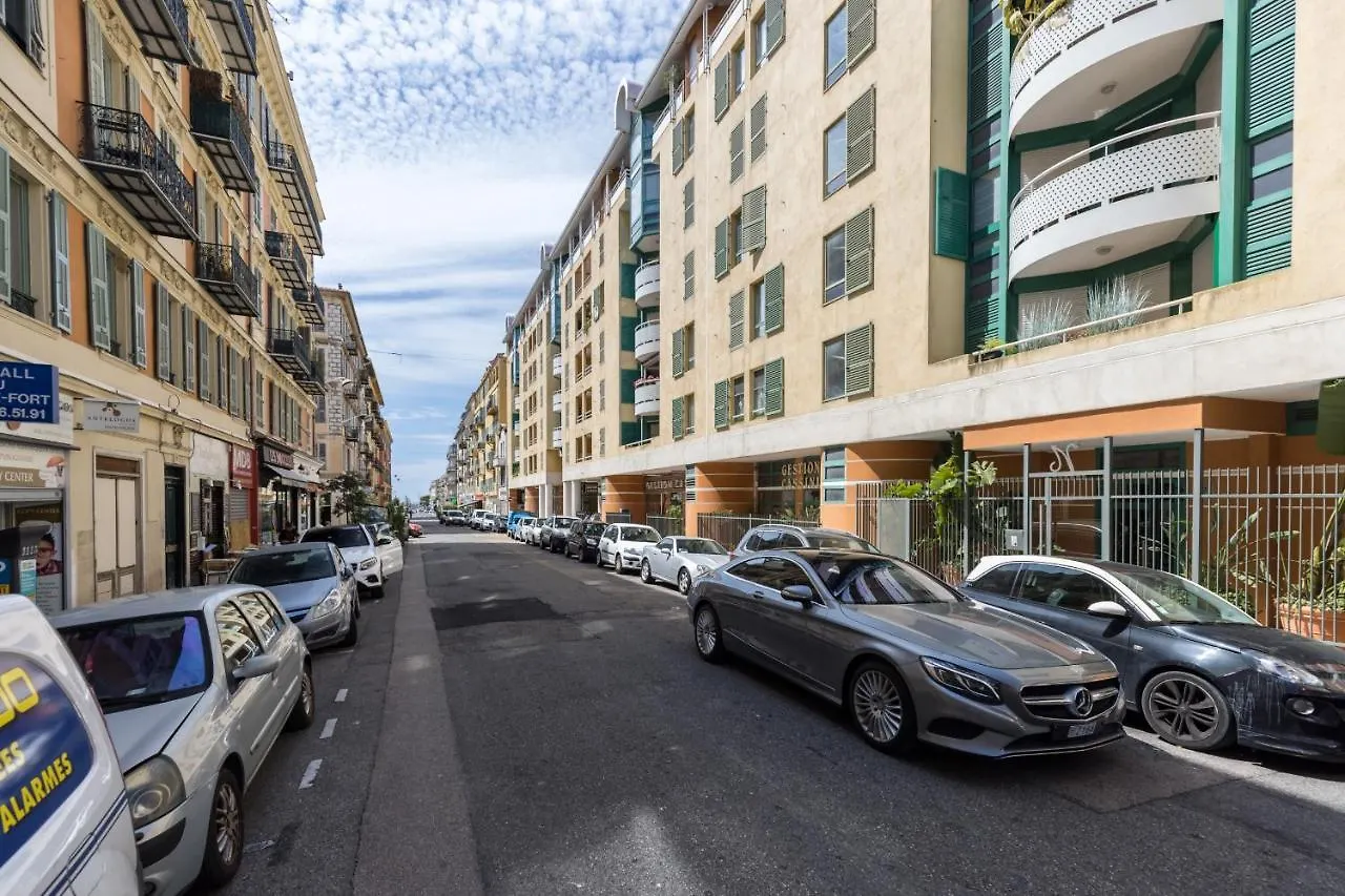 Large 2 Bdr At Nice Port Apartment